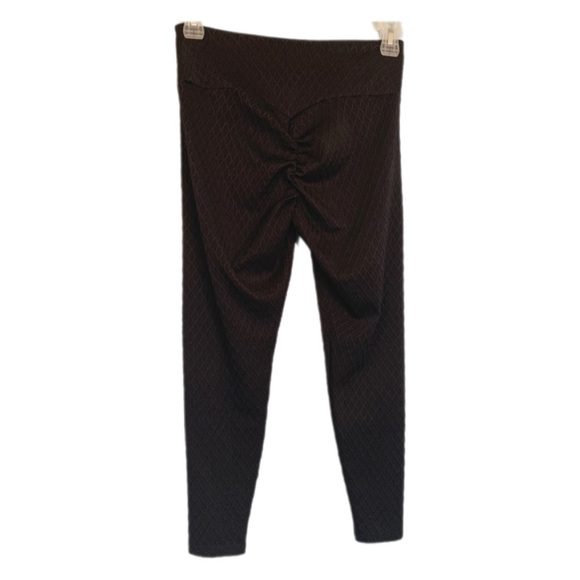 CM Fashions black textured booty enhancing leggings full length Size Medium - Picture 1 of 6